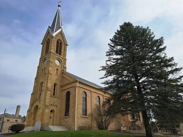 Exterior de St. Norbert en Roxbury